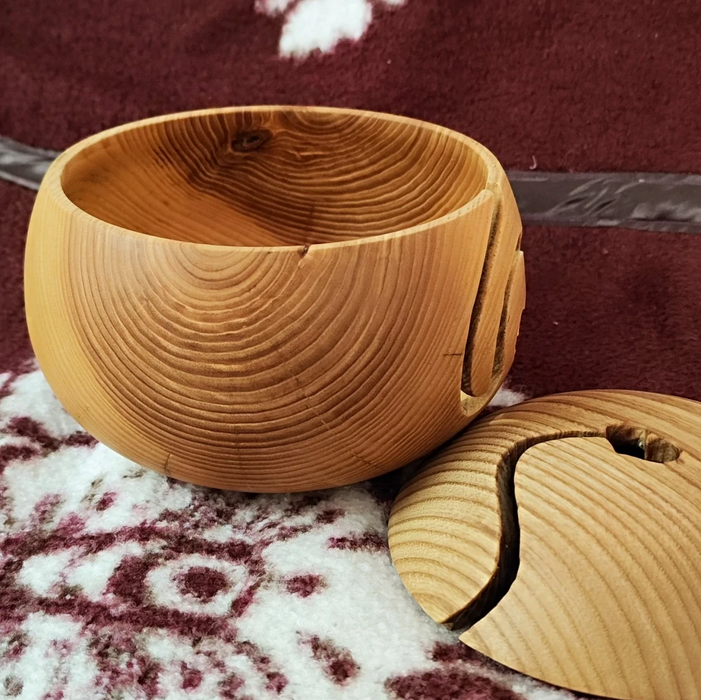 Miska na klubíčka "srdíčková"